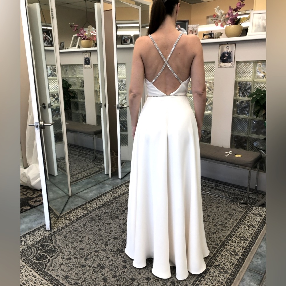 Vera Wang for David’s Bridal Slip Dress in Ivory- size 6. Unworn.